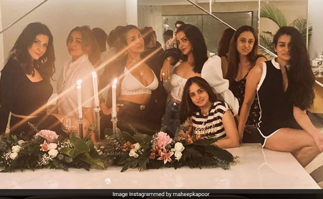 ICYMI: Pics From Malaika Arora's "GAL"amorous Saturday Night With Maheep Kapoor, Seema Khan And Others