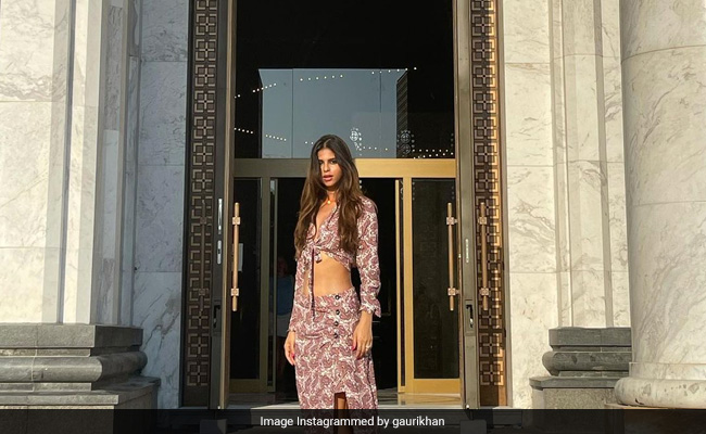 Suhana Khan और गौरी खान कर रही हैं नई डेस्टिनेशन को इंजॉय, देखें Photos