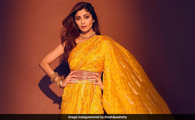 Shilpa Shetty Glows Like The Glamazon She Is In a Pre-Draped Saree