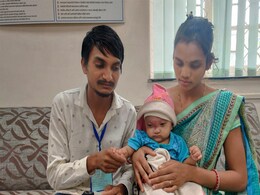 Mumbai: चार माह के मासूम को डॉक्टरों ने दिया जीवनदान, ब्रेन का हिस्सा निकल आया था बाहर Mumbai: चार माह के मासूम को डॉक्टरों ने दिया जीवनदान, ब्रेन का हिस्सा निकल आया था बाहर