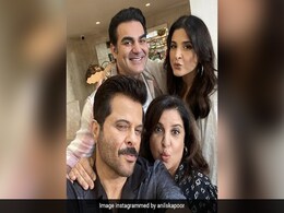 What's Special About This Pic Of Anil Kapoor, Maheep, Arbaaz Khan And Farah? The "AK Pout" What's Special About This Pic Of Anil Kapoor, Maheep, Arbaaz Khan And Farah? The "AK Pout"