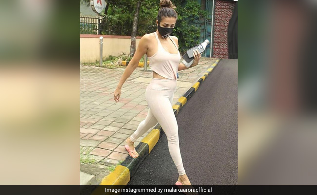 Be Like Malaika Arora And "Step Into A New Week With Full <I>Josh</i>"