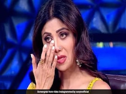 शिल्पा शेट्टी का 'सुपर डांसर 4' के सेट पर हुआ जोरदार स्वागत, यूं इमोशनल हुईं एक्ट्रेस शिल्पा शेट्टी का 'सुपर डांसर 4' के सेट पर हुआ जोरदार स्वागत, यूं इमोशनल हुईं एक्ट्रेस