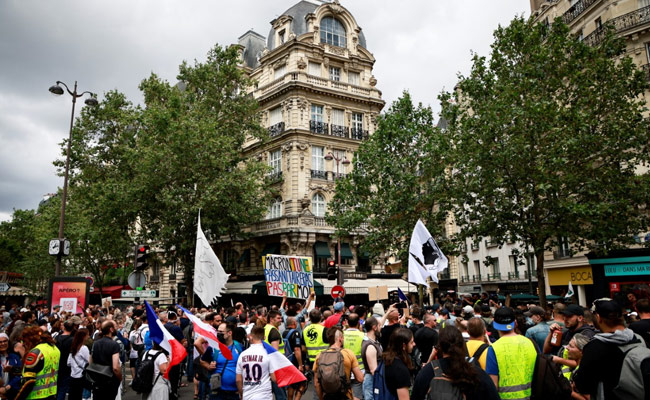 Thousands Protest Against COVID-19 Health Pass In France