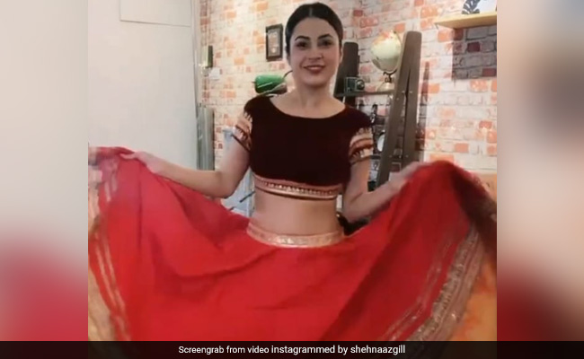Shehnaaz Gill ने लहंगा पहन अंग्रेजी सॉन्ग पर लगाया देसी तड़का, Video खूब मचा रहा धूम