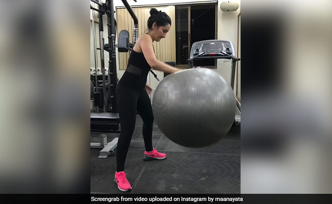 On Maanayata Dutt's Workout Post, Sanjay Dutt's Daughter Trishala Drops This Comment
