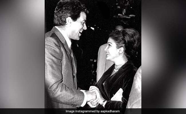 Dharmendra's Pic From First Meeting With First Ever Co-Star Kamini Kaushal Goes Viral