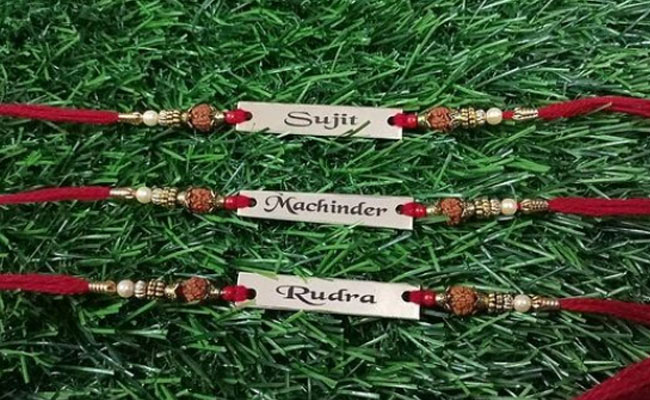 Raksha bandhan 2021: मार्केट में छा रही है भाई की तस्वीर और नाम की Customized राखी, आप भी कराएं कस्टमाइज