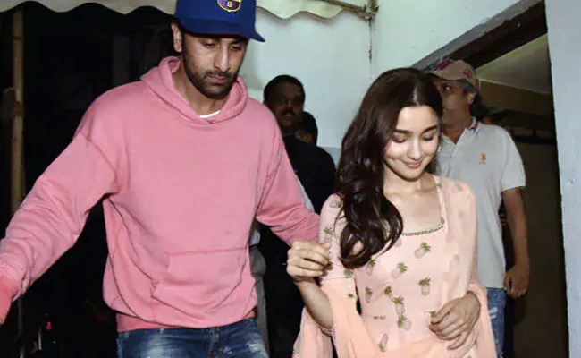 इस साल शादी के बंधन में बंध जाएंगे Alia Bhatt और Ranbir Kapoor? जानें Lara Dutta ने इस पर क्या कहा 