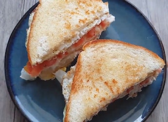 Watch: How To Make Chicken Club Sandwich For Anytime Snacking Watch: How To Make Chicken Club Sandwich For Anytime Snacking