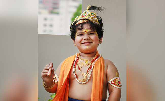 Krishna Janmashtami 2021 : जन्माष्टमी पर अपने बच्चे को बनाना चाहते हैं कान्हा, तो जानिए क्या है नया ट्रेंड