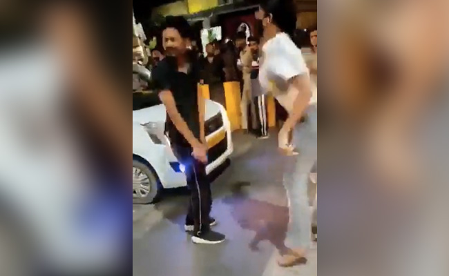 Video: Lucknow Woman's Attack On Cabbie Goes Viral, Prompts Police Case