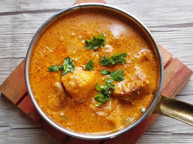 How To Make Aloo Qorma | Easy Aloo Qorma Recipe Video