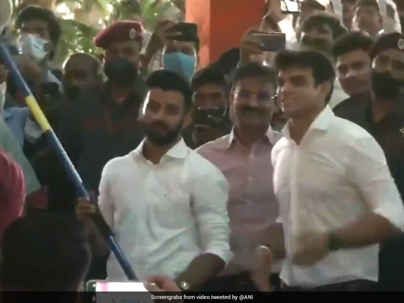 Watch: Manpreet Singh, NITI Aayog CEO Throw Javelin With Neeraj Chopra