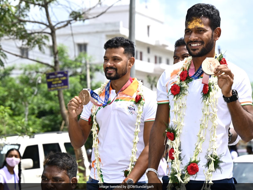 Tokyo Olympic Hockey Heroes Of Odisha Accorded Warm Welcome In Home District