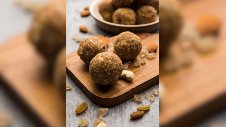 Bajra Ladoo Recipe: बाजरे के लड्डू कैसे बनाएं, बाजरे के लड्डू में क्या-क्या डालें की बने और भी हेल्दी