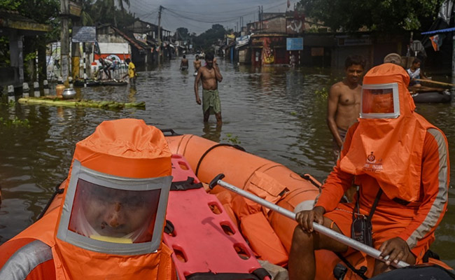 Bengal Chief Minister Mamata Banerjee Conducts Aerial Survey Of Flood-Hit Areas