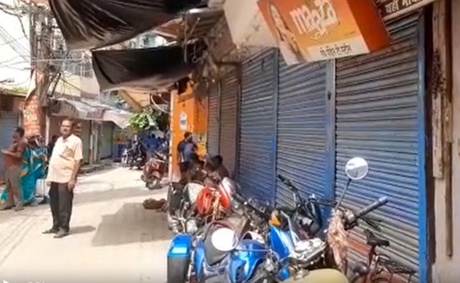 देवघर बाबा मंदिर खोलने को लेकर आयोजित बंद का व्‍यापक असर, दुकानें-व्‍यावसायिक प्रतिष्‍ठान नहीं खुले