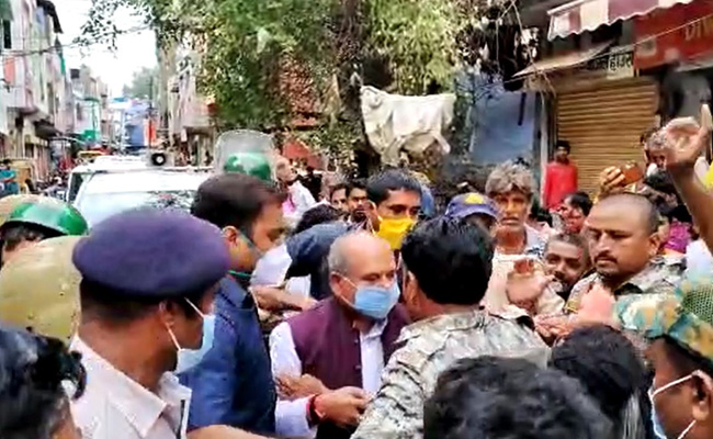 Flood-Hit Madhya Pradesh Area's Officials Transferred After Minister Faces Protest