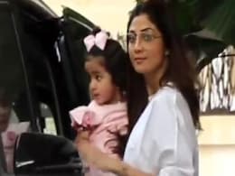 बेटी के साथ हंसते हुए शिल्पा शेट्टी ने दिया पोज, फैन्स बोले- आग लगे बस्ती में हम अपनी मस्ती में...देखें Video बेटी के साथ हंसते हुए शिल्पा शेट्टी ने दिया पोज, फैन्स बोले- आग लगे बस्ती में हम अपनी मस्ती में...देखें Video