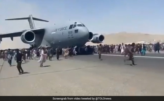 अफगानिस्तान से उड़े सैन्य विमान के पहिये की खाली जगहों में मिले मानव अवशेष  : US वायुसेना