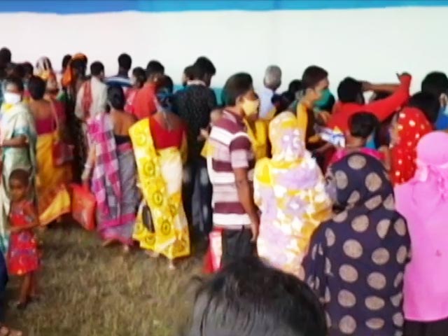 Thousands Of Bengal Women Apply In Mamata Banerjee's Financial Aid Scheme