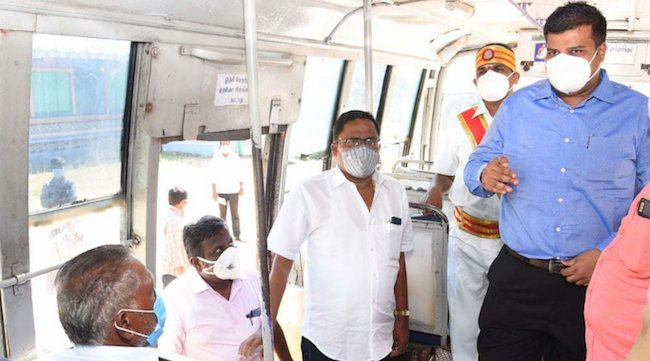 30 साल से बस की कोई सुविधा नहीं थी इस गांव में, 5 दिन के अंदर ही IAS ने बस सेवा शुरु करवाई