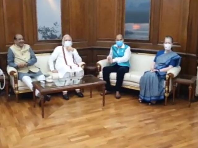 PM, Sonia Gandhi At Speaker's Meet After Abrupt End To Lok Sabha Session