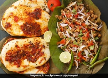 Street Food: Recreate Street-Style Matar Kulcha At Home Street Food: Recreate Street-Style Matar Kulcha At Home