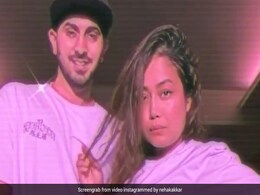 नेहा कक्कड़ ने West Side Killa गाने पर पति रोहनप्रीत सिंह के साथ यूं दिखाया स्वैग, देखें Video नेहा कक्कड़ ने West Side Killa गाने पर पति रोहनप्रीत सिंह के साथ यूं दिखाया स्वैग, देखें Video