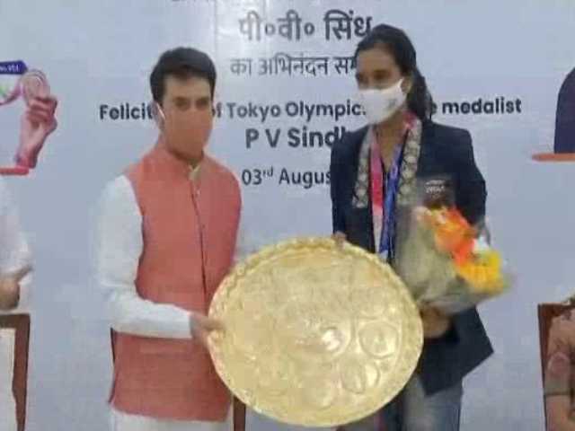 Tokyo Medal Winner PV Sindhu Felicitated By Sports Minister