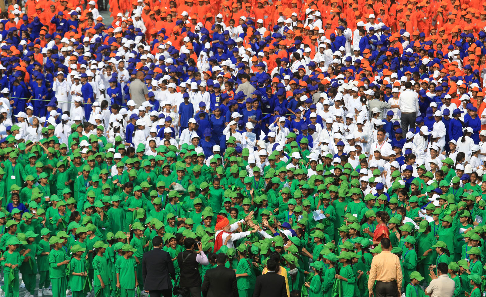 तिरंगे के रंग में रंग चुकी है सोशल मीडिया की दुनिया, 75वें स्वतंत्रता दिवस पर लोग दे रहे हैं बधाई