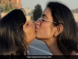 रूस से लौटने के बाद फ्रेंड्स को मिस कर रही हैं प्रिया प्रकाश वारियर, शेयर किया खास Video रूस से लौटने के बाद फ्रेंड्स को मिस कर रही हैं प्रिया प्रकाश वारियर, शेयर किया खास Video