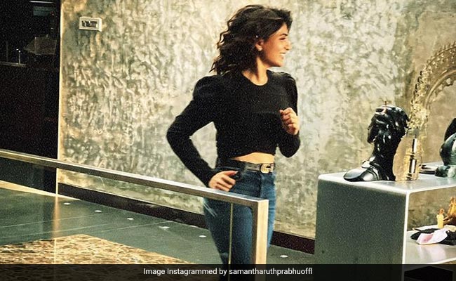 Samantha Ruth Prabhu's Cinderella Moment. Guess The "Prince Charming" Who Has Her Shoe