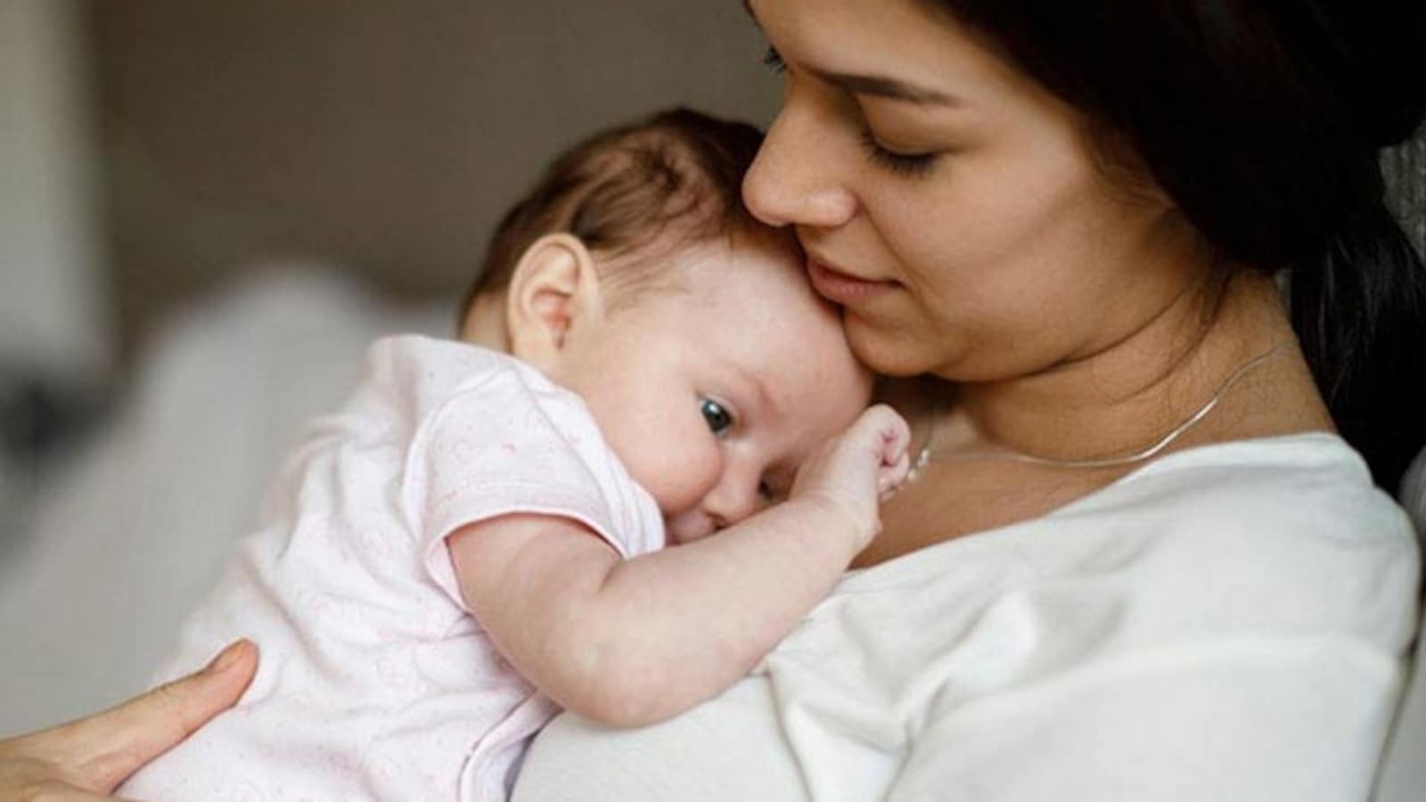 Breastfeeding With A Fever: Is It Safe For Baby? What Doctor Says