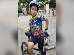 6 साल के बच्चे ने बिना रुके 100 किमी चलाई साइकिल, बनाया विश्व साइकिलिंग रिकॉर्ड 6 साल के बच्चे ने बिना रुके 100 किमी चलाई साइकिल, बनाया विश्व साइकिलिंग रिकॉर्ड