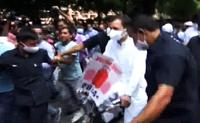 ब्रेकफास्‍ट मीटिंग, साइकिल प्रोटेस्‍ट : संसद गतिरोध को लेकर‍ विपक्ष का आक्रामक अंदाज