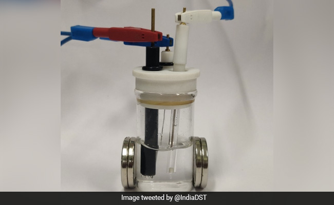 New Hydrogen-Producing Method Shows Energy-Efficient Route To Manufacture Fuel