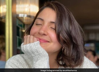 Anushka Sharma Indulges In Some Yummy Stuffed Buns In London Anushka Sharma Indulges In Some Yummy Stuffed Buns In London