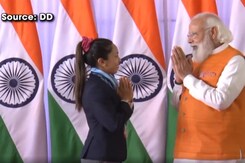 Watch: PM Modi Interacts With Tokyo Olympics Silver Medallist Mirabai Chanu Watch: PM Modi Interacts With Tokyo Olympics Silver Medallist Mirabai Chanu