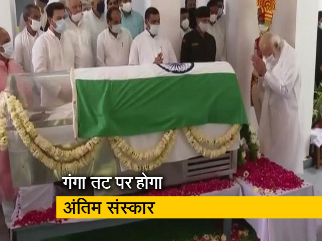 बीजेपी नेता कल्याण सिंह को श्रद्धांजलि देने के लिए पीएम मोदी सहित कई नेता लखनऊ पहुंचे