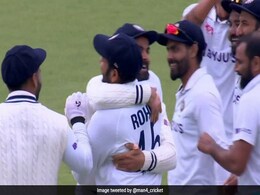 Video: लॉर्ड्स के मैदान पर दिखा रोहित शर्मा और विराट कोहली का याराना Video: लॉर्ड्स के मैदान पर दिखा रोहित शर्मा और विराट कोहली का याराना
