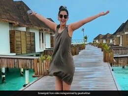 गौहर खान ने मालदीव से शेयर किया वीडियो, 'Safarnama' सॉन्ग पर यूं झूमती हुई आईं नजर....Video वायरल गौहर खान ने मालदीव से शेयर किया वीडियो, 'Safarnama' सॉन्ग पर यूं झूमती हुई आईं नजर....Video वायरल