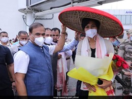 Tokyo Olympics: Bronze Medallist Lovlina Borgohain Arrives In Assam To Warm Welcome, To Be Felicitated On Thursday Tokyo Olympics: Bronze Medallist Lovlina Borgohain Arrives In Assam To Warm Welcome, To Be Felicitated On Thursday