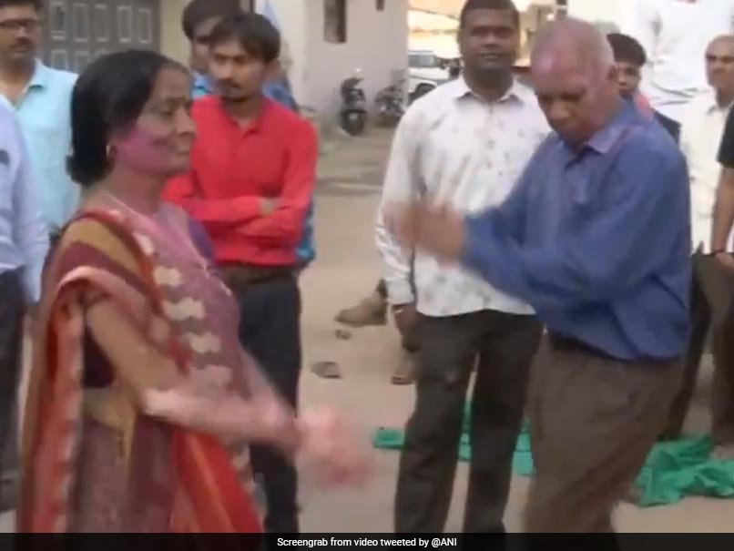 Watch: Bhavinaben Patel's Family, Friends Celebrate Her Tokyo Paralympics Silver With Garba