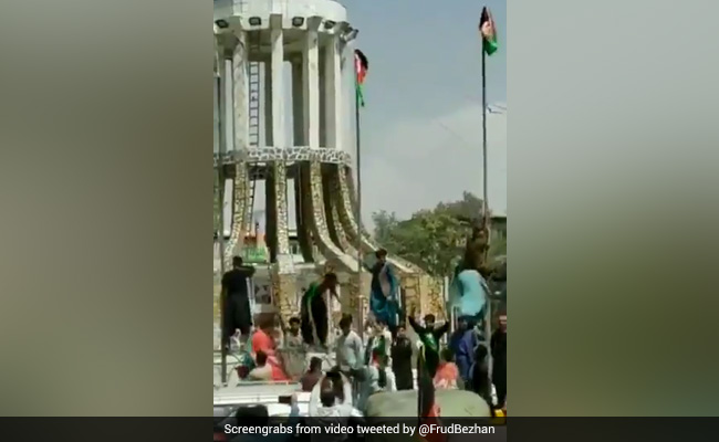 Defying Taliban, Afghan National Flag Comes Up In Kabul As Well