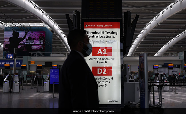 South Africa Calls UK's Travel Ban Over New COVID-19 Variant 'Rushed'