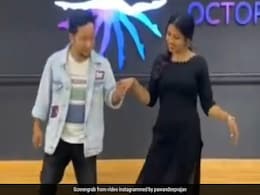 पवनदीप और अरुणिता का रोमांटिक डांस वीडियो हुआ वायरल, दोनों की केमेस्ट्री ने जीता फैन्स का दिल पवनदीप और अरुणिता का रोमांटिक डांस वीडियो हुआ वायरल, दोनों की केमेस्ट्री ने जीता फैन्स का दिल