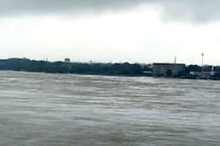 Over 600 Villages Battle Flood Fury In UP, 24 Of 75 Districts Affected Over 600 Villages Battle Flood Fury In UP, 24 Of 75 Districts Affected