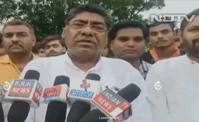 VIDEO: 'तालिबान के पास चले जाओ, अफगानिस्‍तान में पेट्रोल सस्‍ता है' - पत्रकार से बोले बीजेपी नेता